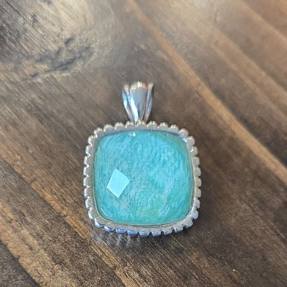 Chic Silver and Aqua Necklace